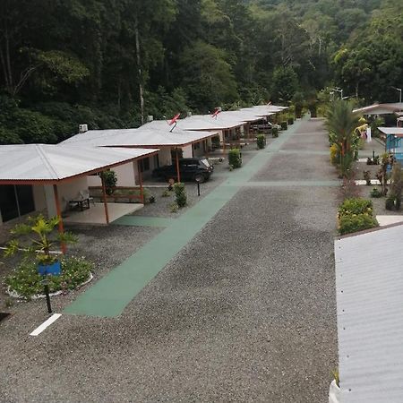 Puerto Vargas Lodge Кахуита Екстериор снимка