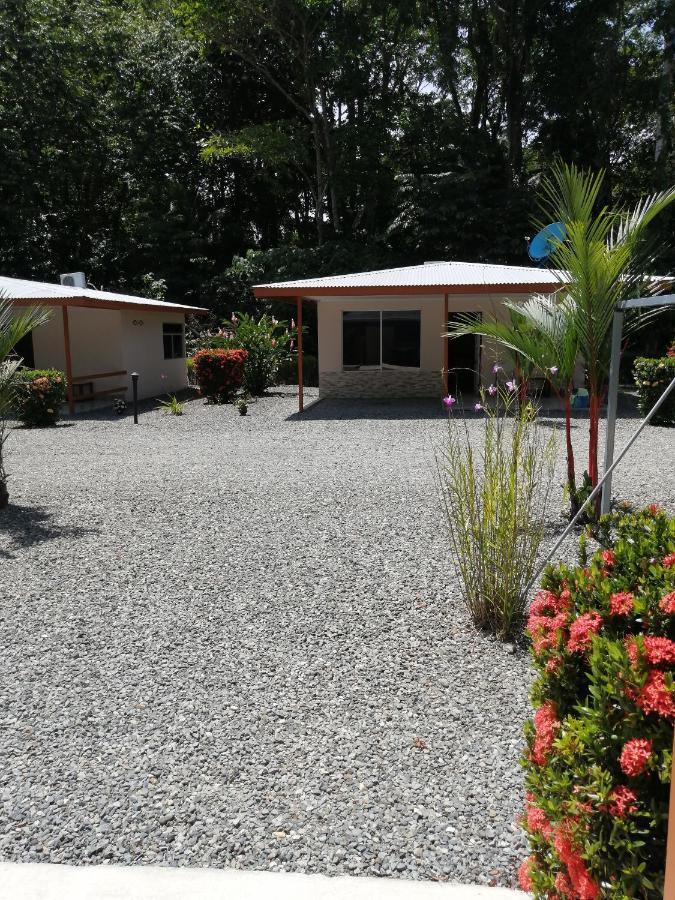 Puerto Vargas Lodge Кахуита Екстериор снимка