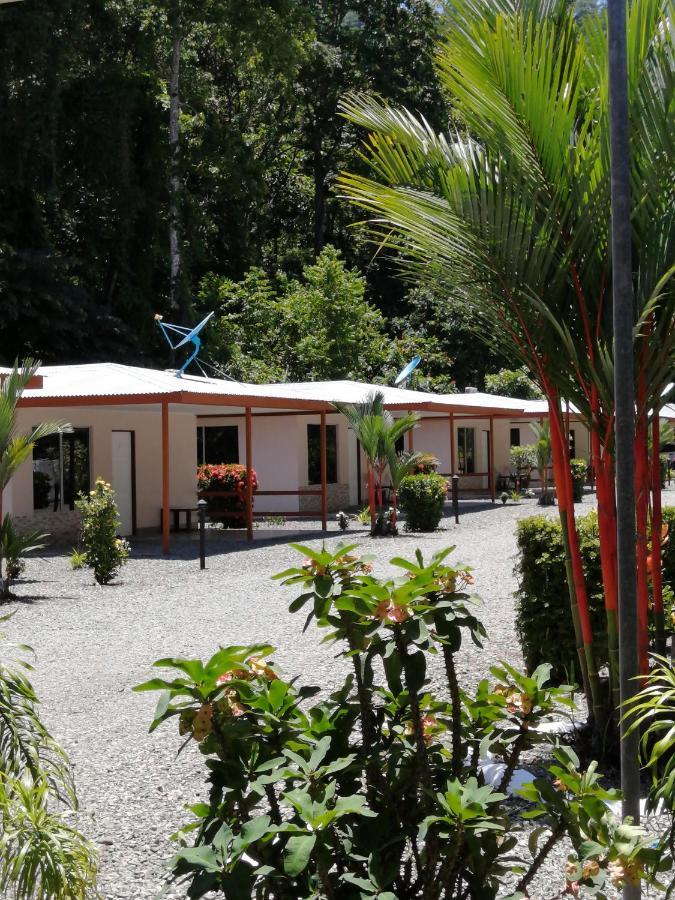 Puerto Vargas Lodge Кахуита Екстериор снимка