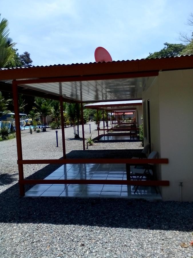 Puerto Vargas Lodge Кахуита Екстериор снимка