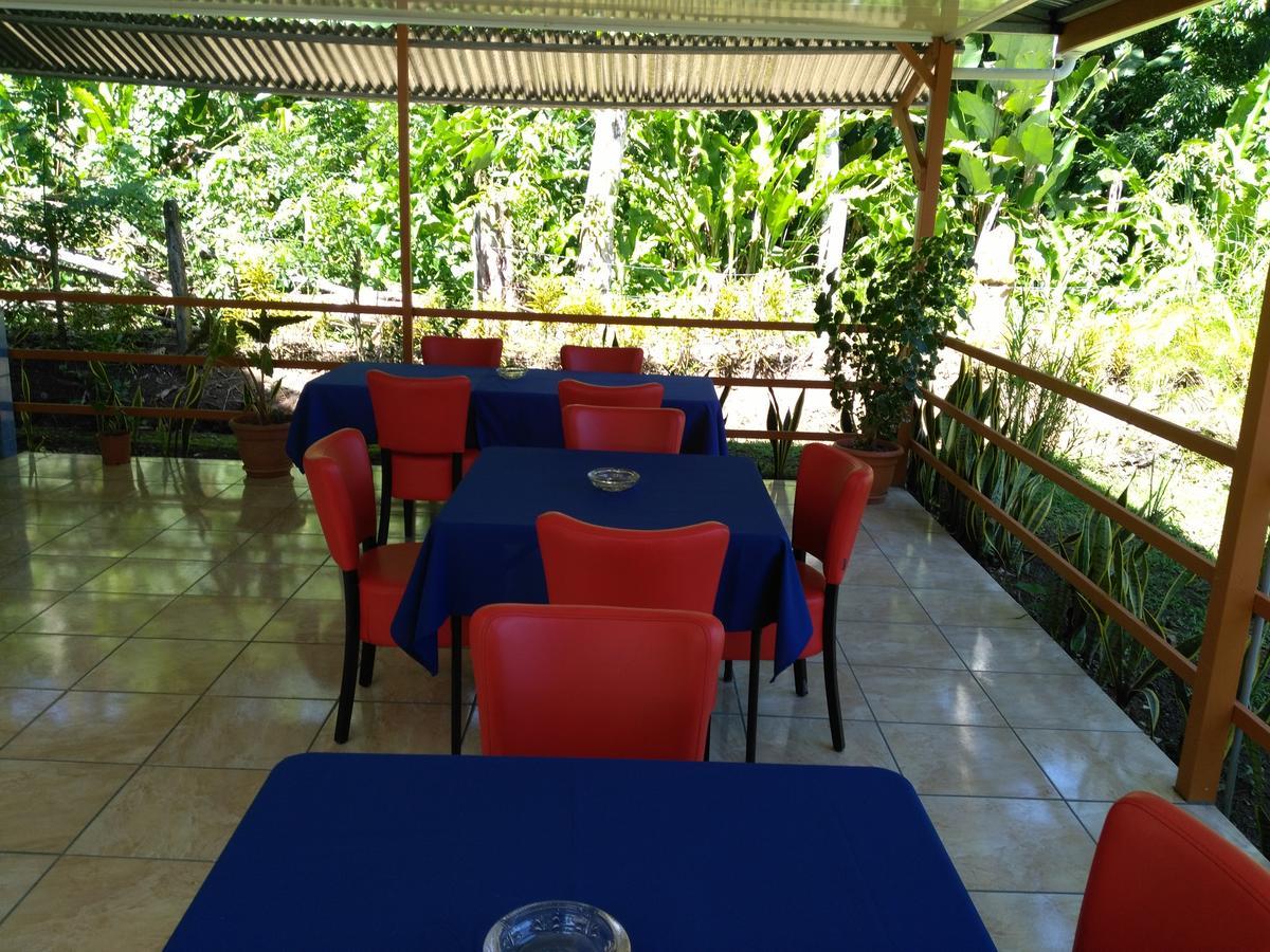 Puerto Vargas Lodge Кахуита Екстериор снимка