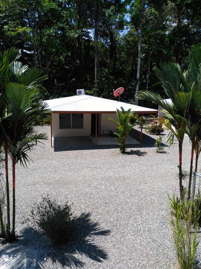 Puerto Vargas Lodge Кахуита Екстериор снимка